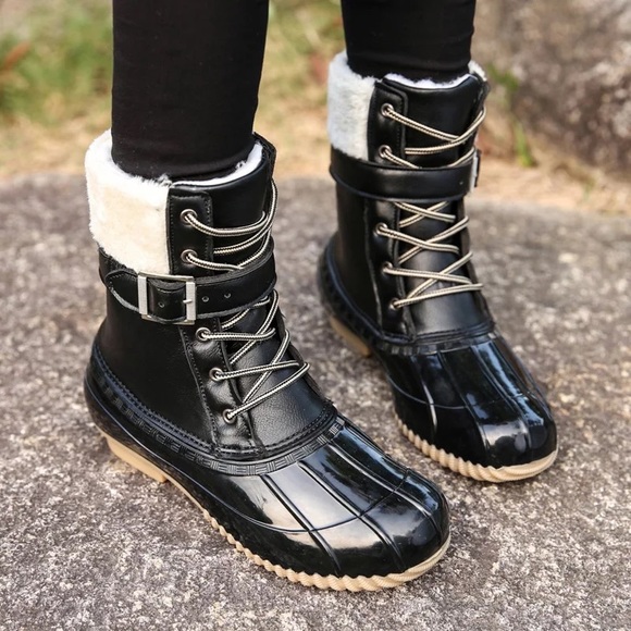 Shoes - LAST 1! Black Rainboot warm  Cream Sherpa buckles rubber sole lace up